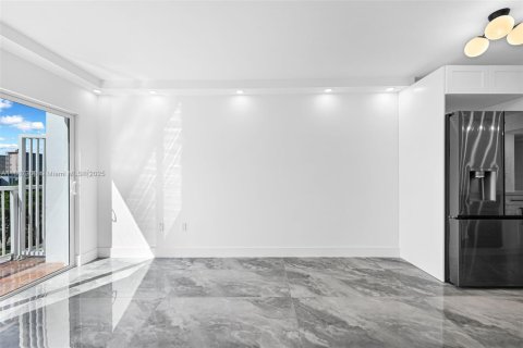 Снять в аренду кондоминиум в Санни-Айлс-Бич, Флорида 1 спальня, 86.4м2, № 1942567 - фото 11