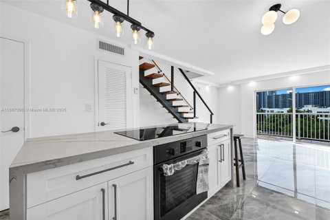 Снять в аренду кондоминиум в Санни-Айлс-Бич, Флорида 1 спальня, 86.4м2, № 1942567 - фото 7