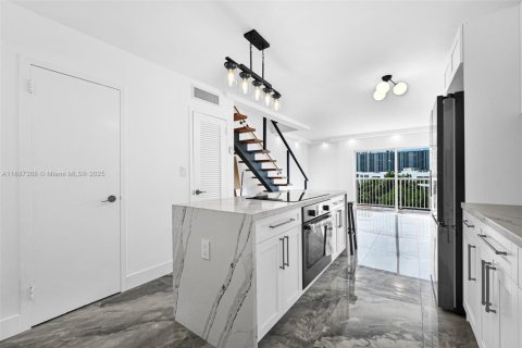 Снять в аренду кондоминиум в Санни-Айлс-Бич, Флорида 1 спальня, 86.4м2, № 1942567 - фото 17