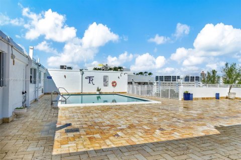 Снять в аренду кондоминиум в Санни-Айлс-Бич, Флорида 1 спальня, 86.4м2, № 1942567 - фото 22