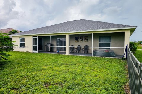 Купить виллу или дом в Кейп-Корал, Флорида 3 спальни, № 2016026 - фото 2