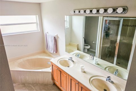 Купить виллу или дом в Кейп-Корал, Флорида 3 спальни, № 2016026 - фото 23