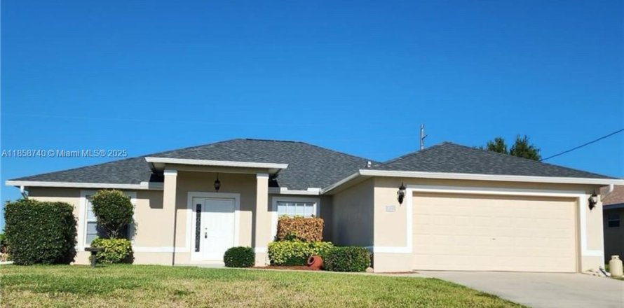 Дом в Кейп-Корал, Флорида 3 спальни № 2016026