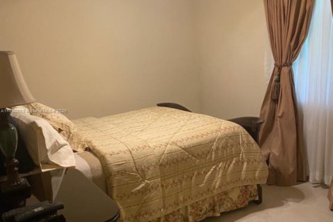 House in Miami, Florida 3 bedrooms, 134.34 sq.m. № 1891967 - photo 16