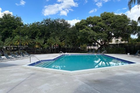 House in Miami, Florida 3 bedrooms, 134.34 sq.m. № 1891967 - photo 3