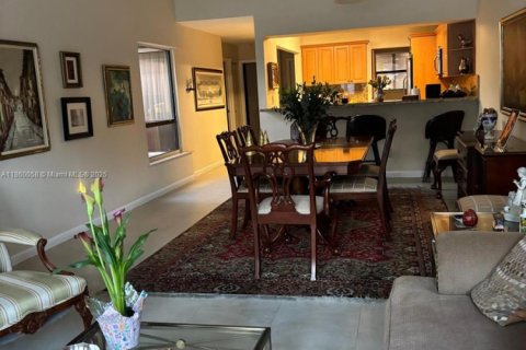 House in Miami, Florida 3 bedrooms, 134.34 sq.m. № 1891967 - photo 17