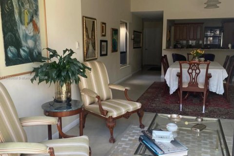 House in Miami, Florida 3 bedrooms, 134.34 sq.m. № 1891967 - photo 10