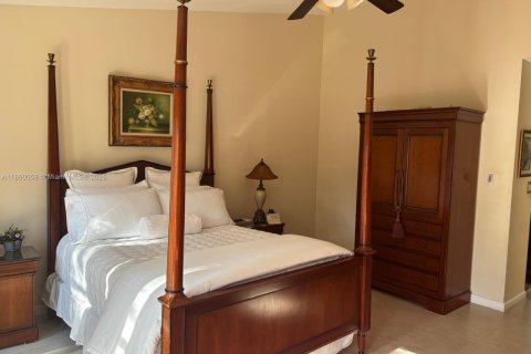 House in Miami, Florida 3 bedrooms, 134.34 sq.m. № 1891967 - photo 21