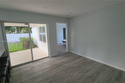 House in Fort Lauderdale, Florida 3 bedrooms, 128.11 sq.m. № 1893402 - photo 12