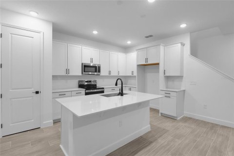 Casa en venta en Mount Dora, Florida, 4 dormitorios, 248.05 m2 № 2329522 - foto 8