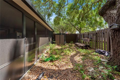 Снять в аренду таунхаус в Пемброк-Пайнс, Флорида 2 спальни, 108.6м2, № 2024919 - фото 23