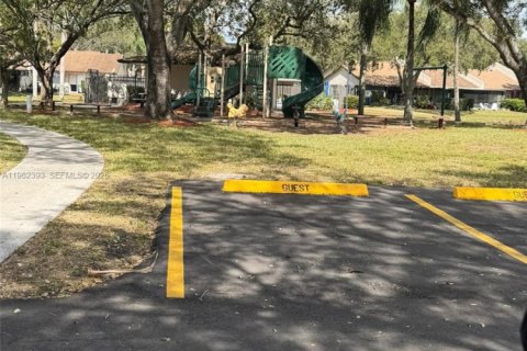 Adosado en alquiler en Pembroke Pines, Florida, 2 dormitorios, 108.6 m2 № 2024919 - foto 23