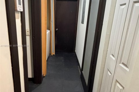 Adosado en alquiler en Pembroke Pines, Florida, 2 dormitorios, 108.6 m2 № 2024919 - foto 4