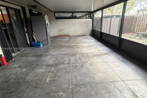 Adosado en alquiler en Pembroke Pines, Florida, 2 dormitorios, 108.6 m2 № 2024919 - foto 15