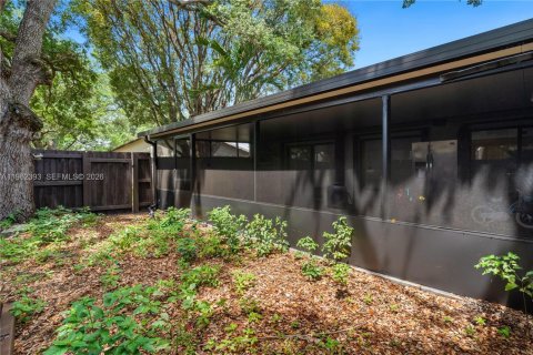 Снять в аренду таунхаус в Пемброк-Пайнс, Флорида 2 спальни, 108.6м2, № 2024919 - фото 24