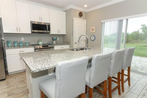 House in Mascotte, Florida 4 bedrooms, 248.61 sq.m. № 1538410 - photo 3