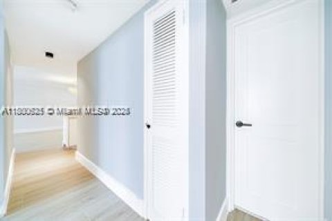 Condominio en venta en Miami Beach, Florida, 2 dormitorios, 98.57 m2 № 1695409 - foto 5