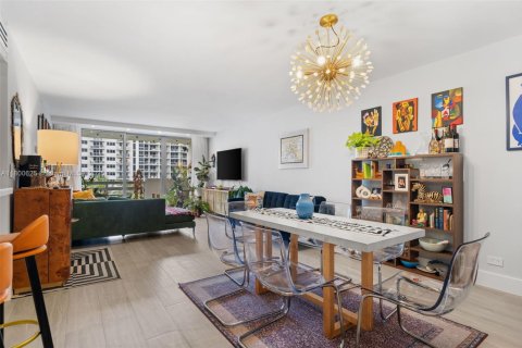 Condominio en venta en Miami Beach, Florida, 2 dormitorios, 98.57 m2 № 1695409 - foto 25