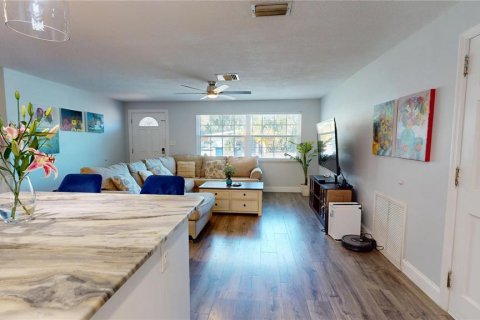 House in Dunedin, Florida 3 bedrooms, 174.01 sq.m. № 2223141 - photo 16