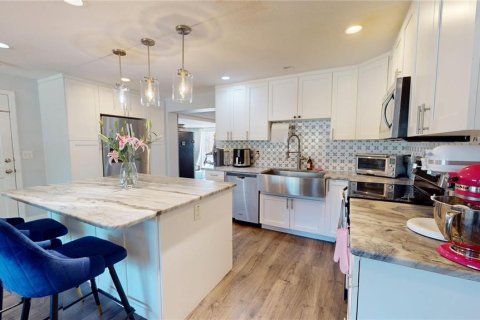 House in Dunedin, Florida 3 bedrooms, 174.01 sq.m. № 2223141 - photo 11