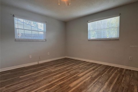 House in Dunedin, Florida 3 bedrooms, 174.01 sq.m. № 2223141 - photo 23