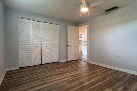 House in Dunedin, Florida 3 bedrooms, 174.01 sq.m. № 2223141 - photo 27