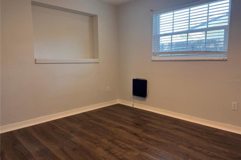 House in Dunedin, Florida 3 bedrooms, 174.01 sq.m. № 2223141 - photo 25