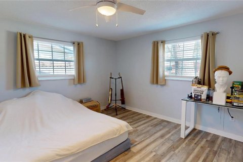 House in Dunedin, Florida 3 bedrooms, 174.01 sq.m. № 2223141 - photo 21