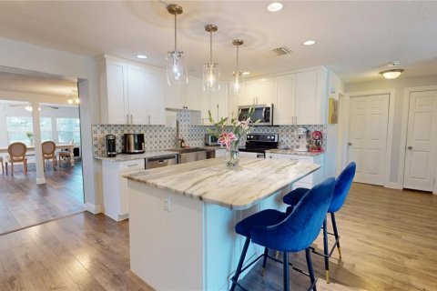 House in Dunedin, Florida 3 bedrooms, 174.01 sq.m. № 2223141 - photo 13