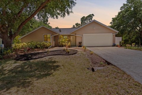 House in Port Charlotte, Florida 2 bedrooms, 98.29 sq.m. № 2099434 - photo 3