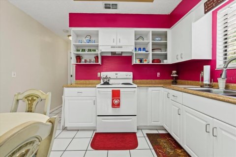 House in Port Charlotte, Florida 2 bedrooms, 98.29 sq.m. № 2099434 - photo 11