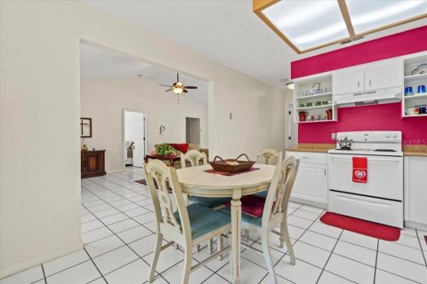 House in Port Charlotte, Florida 2 bedrooms, 98.29 sq.m. № 2099434 - photo 9