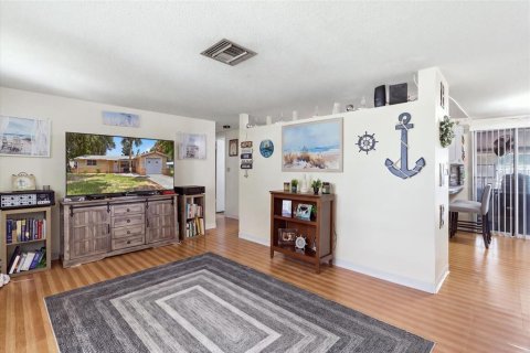Villa ou maison à vendre à Crystal River, Floride: 2 chambres, 104.05 m2 № 2273321 - photo 6