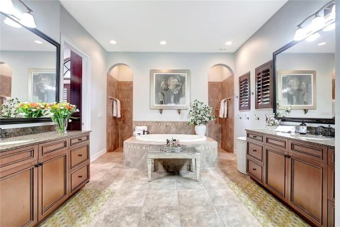 Casa en venta en Tampa, Florida, 5 dormitorios, 461.63 m2 № 1717422 - foto 15