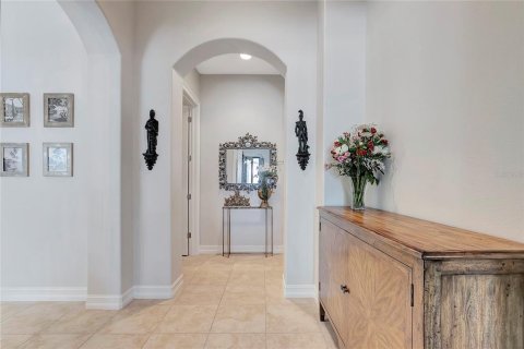 Casa en venta en Tampa, Florida, 5 dormitorios, 461.63 m2 № 1717422 - foto 9