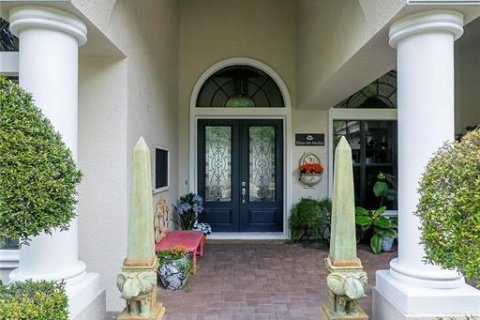 Casa en venta en Tampa, Florida, 5 dormitorios, 461.63 m2 № 1717422 - foto 2