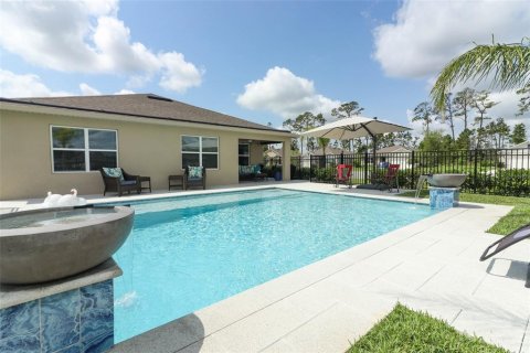 House in Ormond Beach, Florida 3 bedrooms, 156.54 sq.m. № 1757707 - photo 2