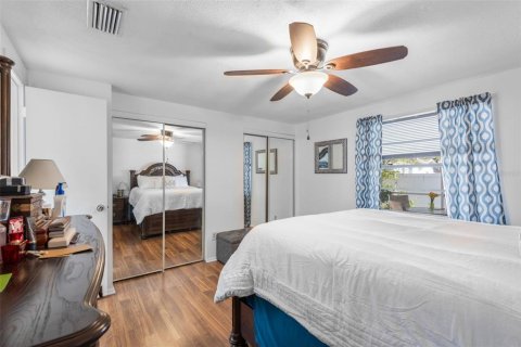 House in Tampa, Florida 3 bedrooms, 138.8 sq.m. № 1766259 - photo 17
