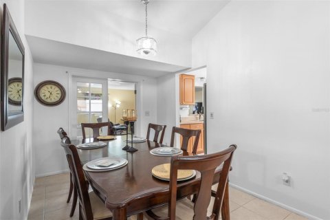 House in Tampa, Florida 3 bedrooms, 138.8 sq.m. № 1766259 - photo 12