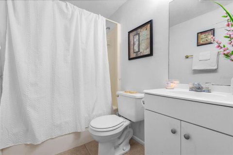 House in Tampa, Florida 3 bedrooms, 138.8 sq.m. № 1766259 - photo 21