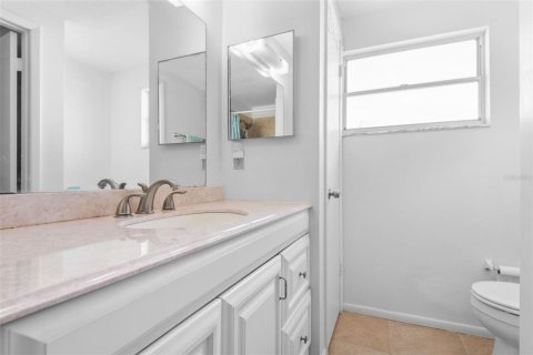 House in Tampa, Florida 3 bedrooms, 138.8 sq.m. № 1766259 - photo 19