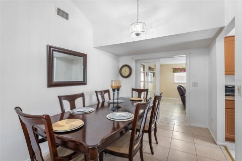 House in Tampa, Florida 3 bedrooms, 138.8 sq.m. № 1766259 - photo 10
