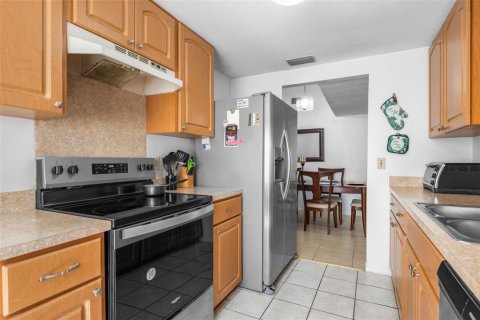 House in Tampa, Florida 3 bedrooms, 138.8 sq.m. № 1766259 - photo 7