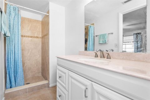 House in Tampa, Florida 3 bedrooms, 138.8 sq.m. № 1766259 - photo 18