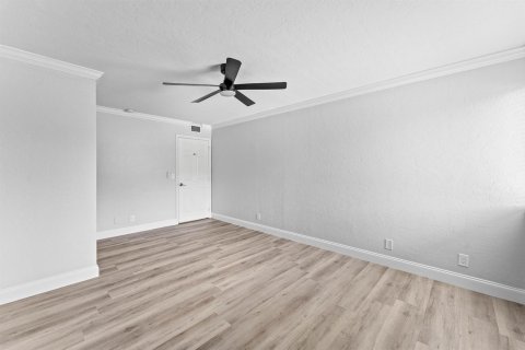 Copropriété à louer à Palm Springs, Floride: 2 chambres, 81.75 m2 № 2191994 - photo 23