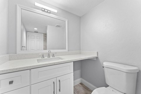 Copropriété à louer à Palm Springs, Floride: 2 chambres, 81.75 m2 № 2191994 - photo 17