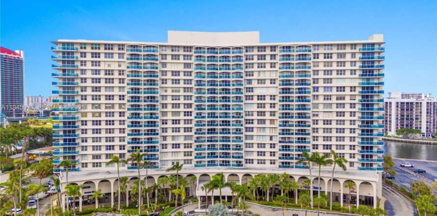 Condo à Hollywood, Floride, 1 chambre  № 2003951