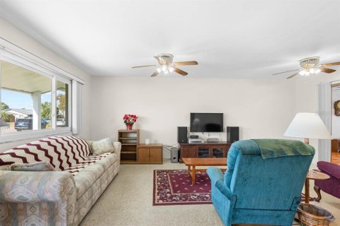 Villa ou maison à vendre à Sun City Center, Floride: 3 chambres, 141.03 m2 № 2147593 - photo 5