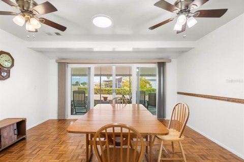 Villa ou maison à vendre à Sun City Center, Floride: 3 chambres, 141.03 m2 № 2147593 - photo 7