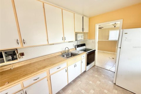 Купить виллу или дом в Юстис, Флорида 5 комнат, 62.43м2, № 1846657 - фото 4